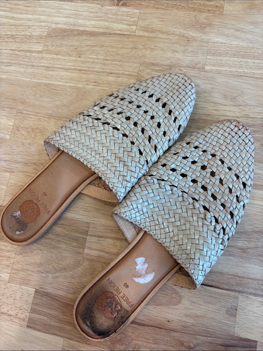Free Reign Woven Slides